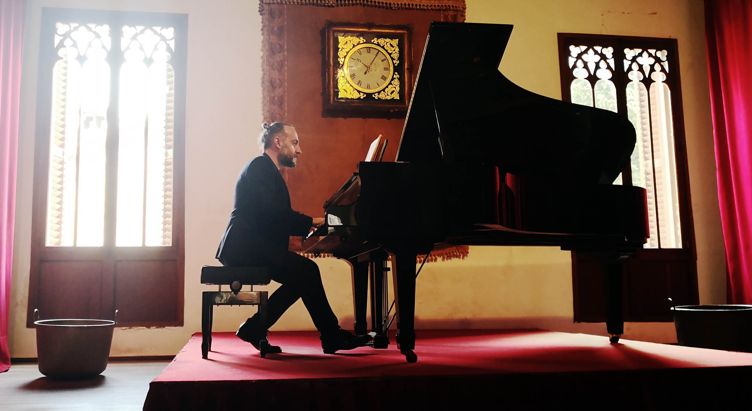 Miguel Caballero interpreta a Chopin en el palacio del Rey Sancho en Valldemossa